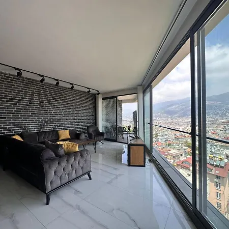 Тесла Дюплекс. Двухэтажные Апартаменты В Центре Алании Apartman Alanya